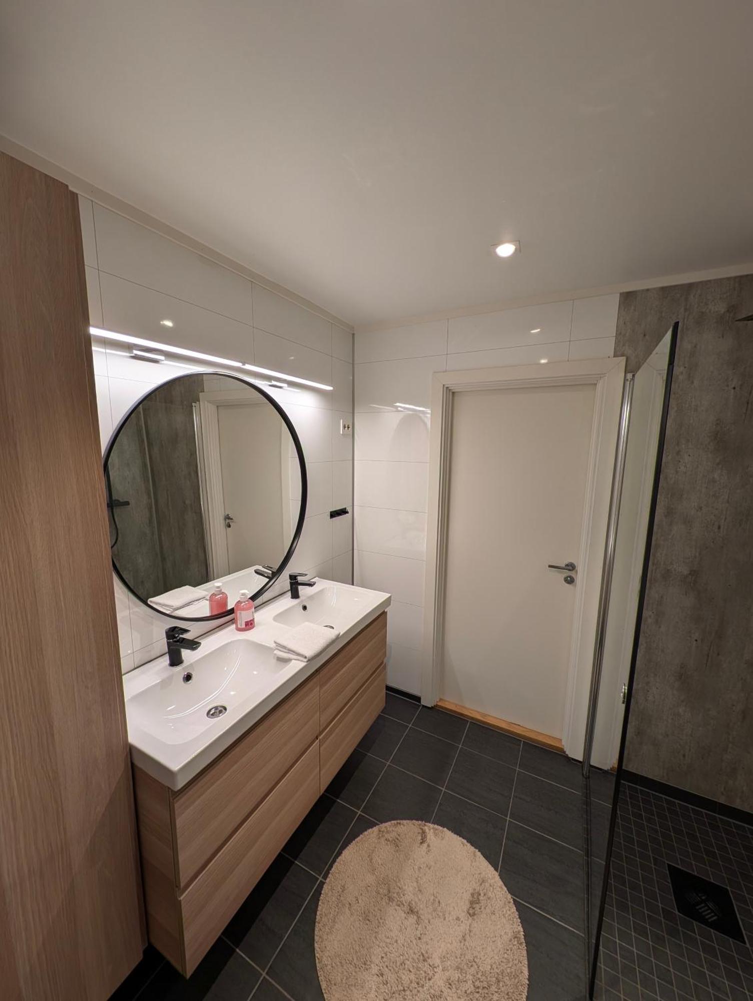 Reine City Apartment חדר תמונה